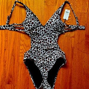 Beautiful brand new leopard print one piece bathing suit